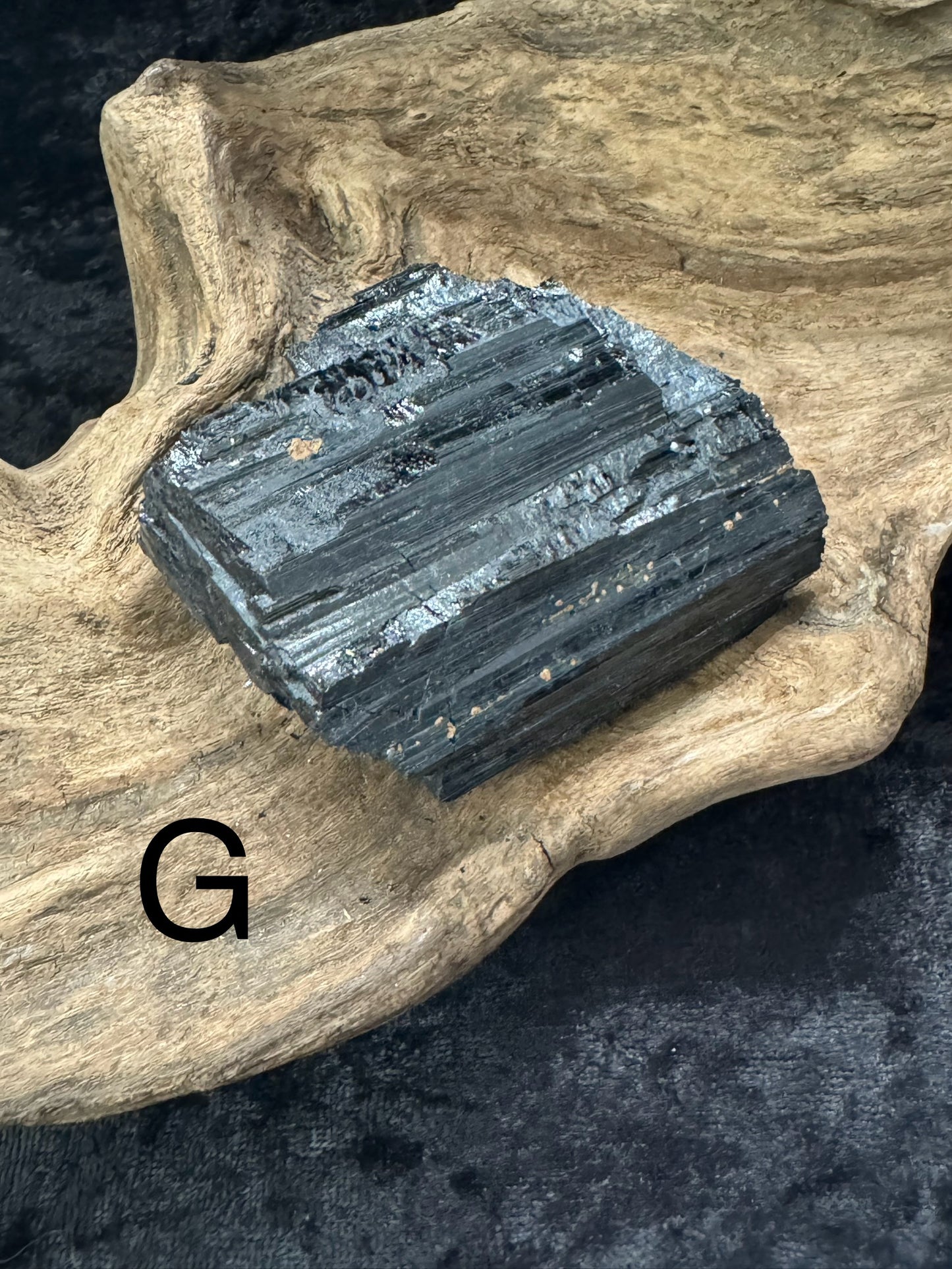 Black tourmaline - raw/rough