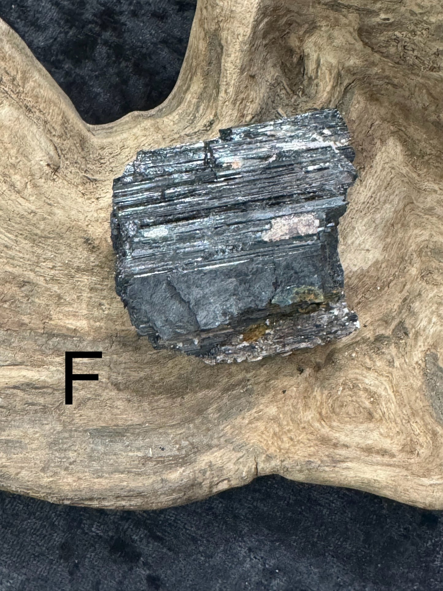 Black tourmaline - raw/rough