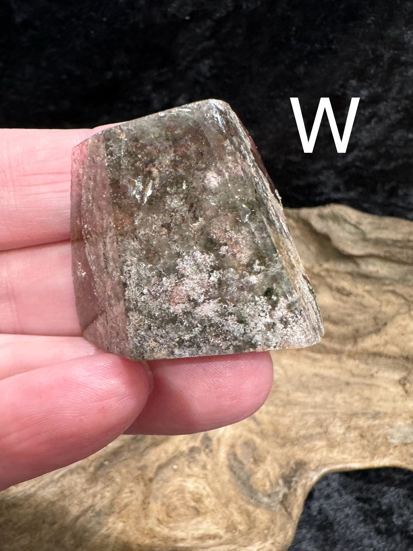 Lodolite polished points and freeform shapes