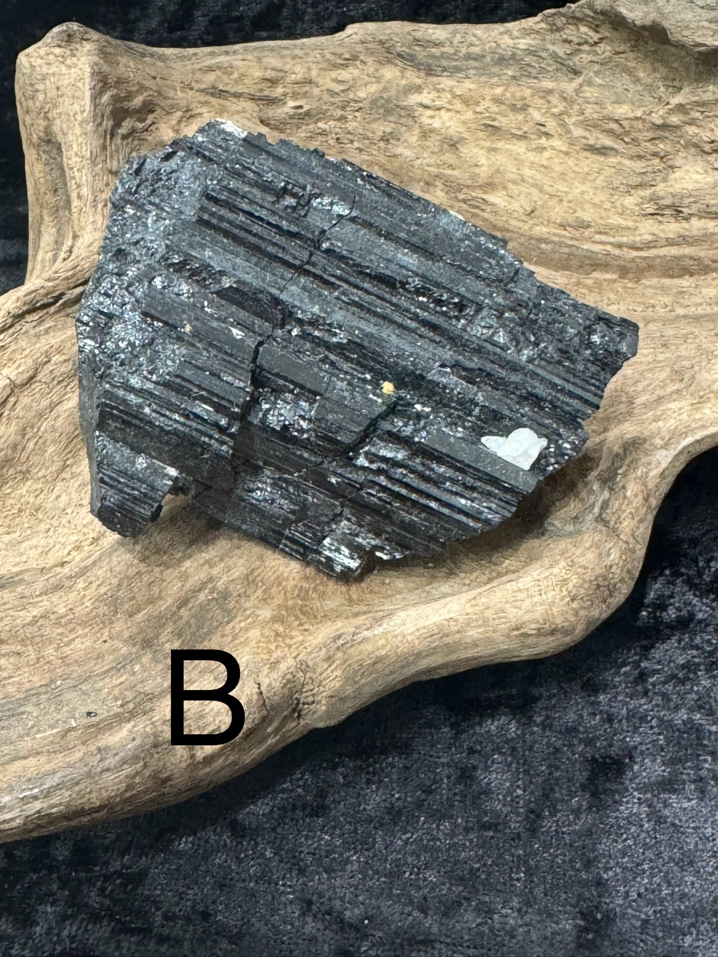 Black tourmaline - raw/rough