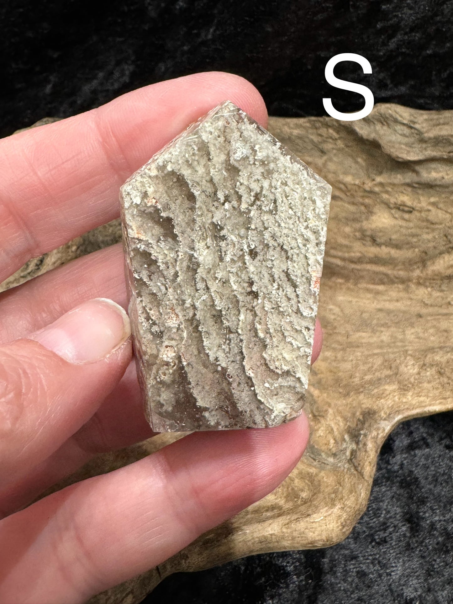 Lodolite polished points and freeform shapes