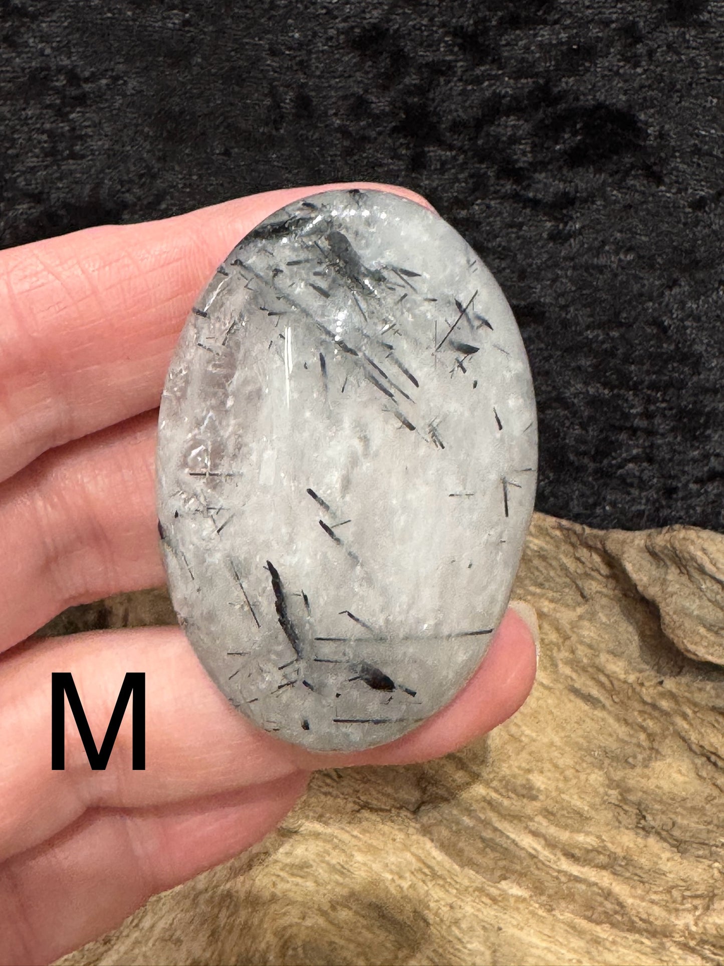 Tourmalinated quartz palm stones