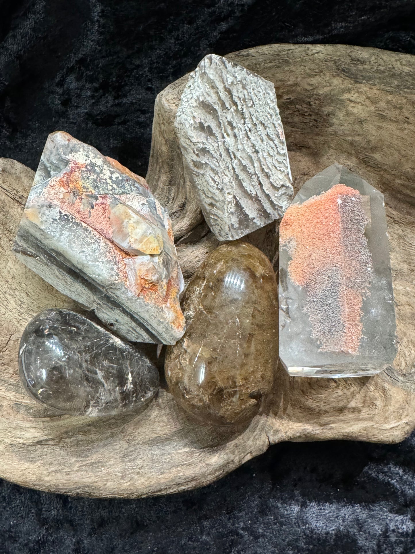 Lodolite polished points and freeform shapes