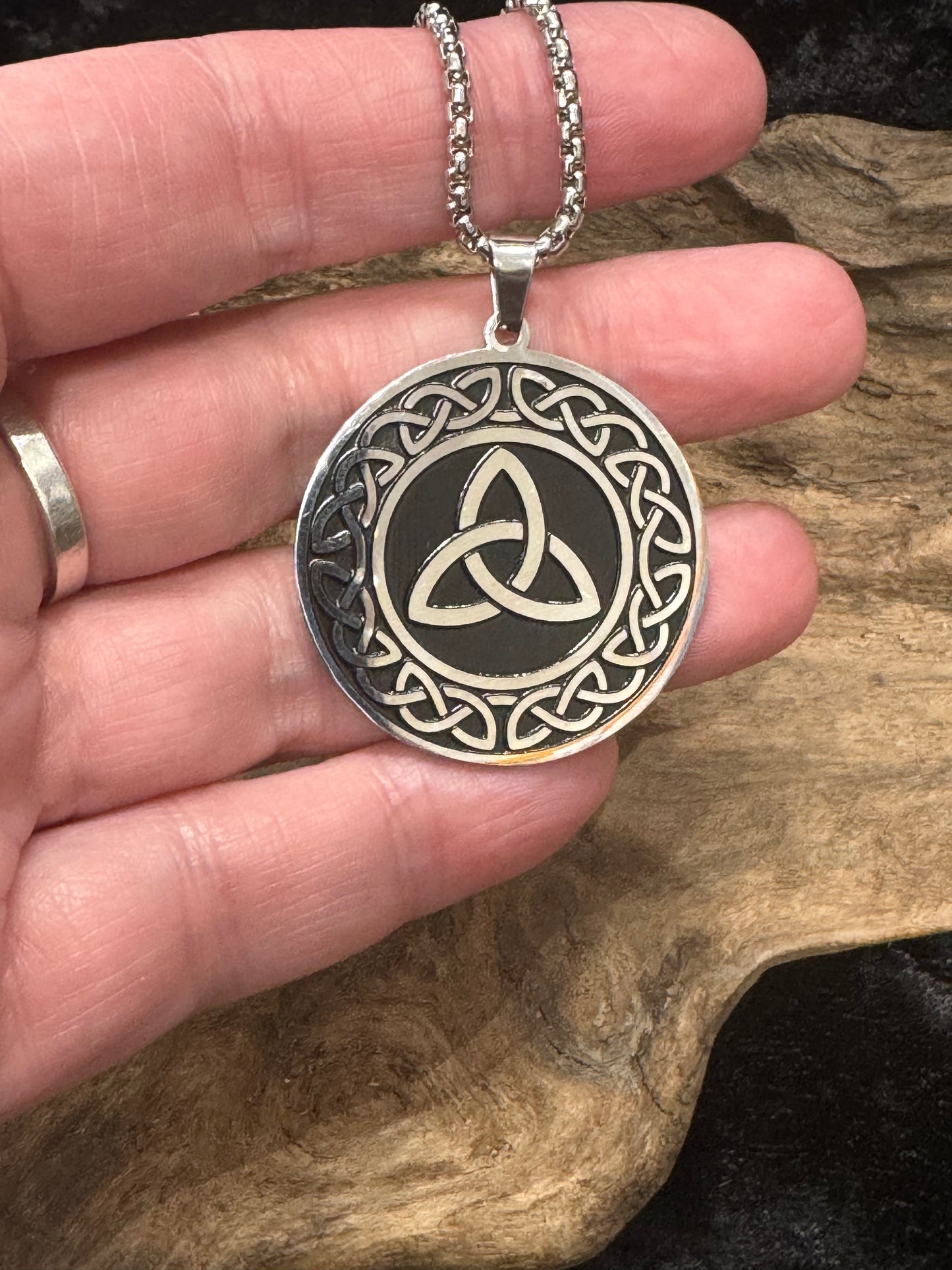 Triquetra pendant