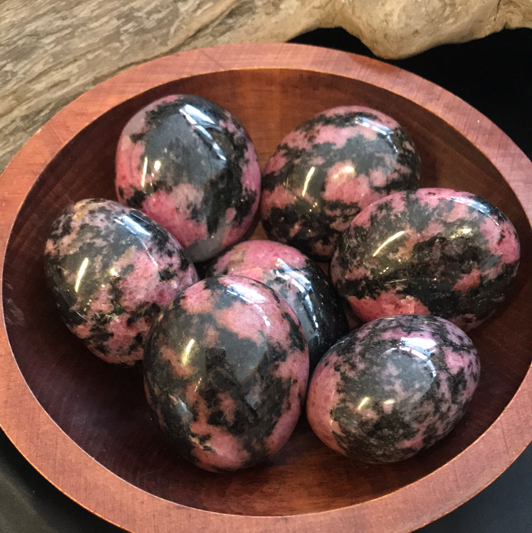 Rhodonite Palm stone