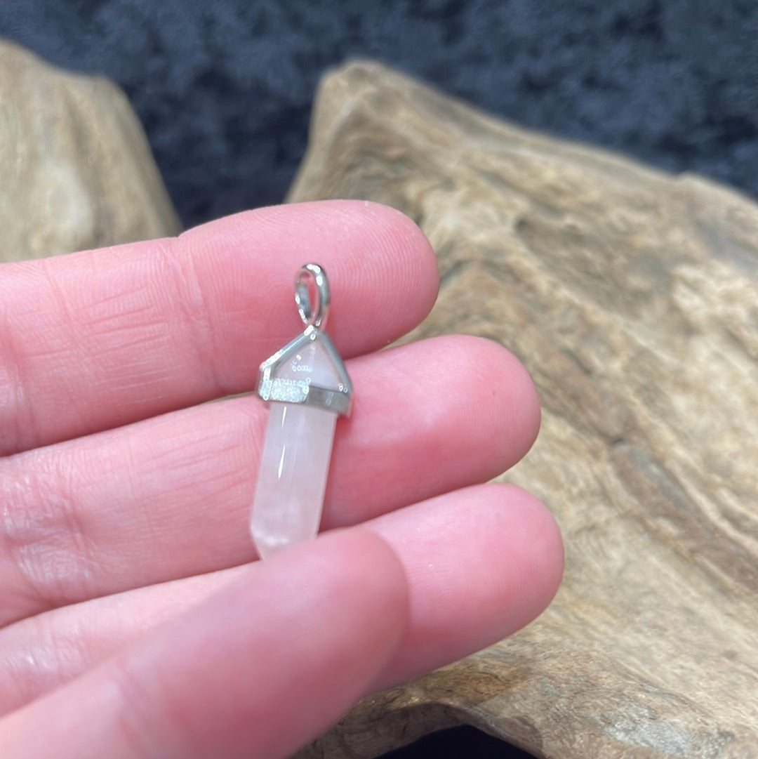 Classic setting crystal pendant