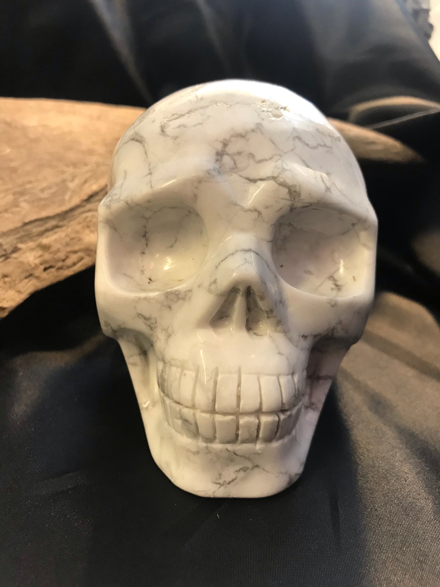 Howlite skull