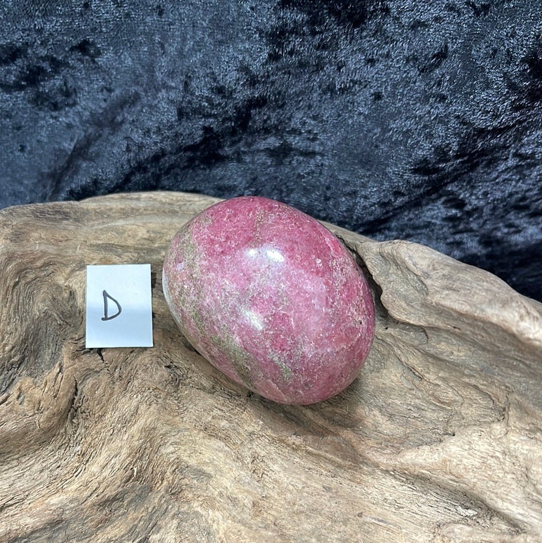 Rhodonite Palm stone