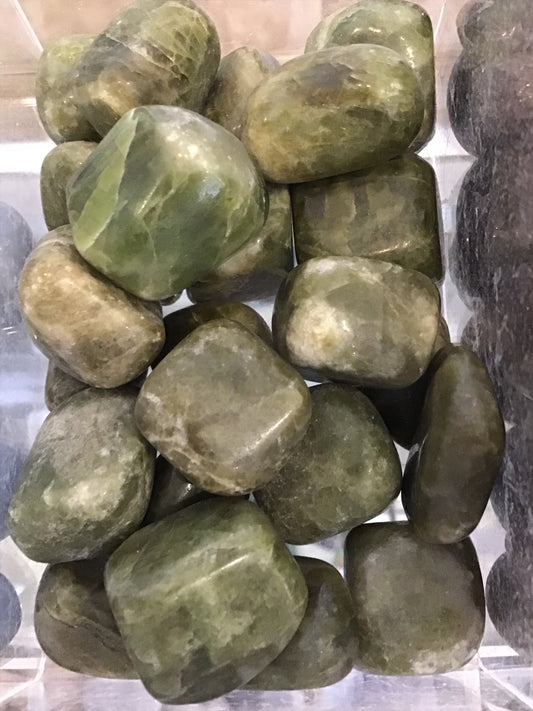 Tumbled idocrase ( Vesuvanite)