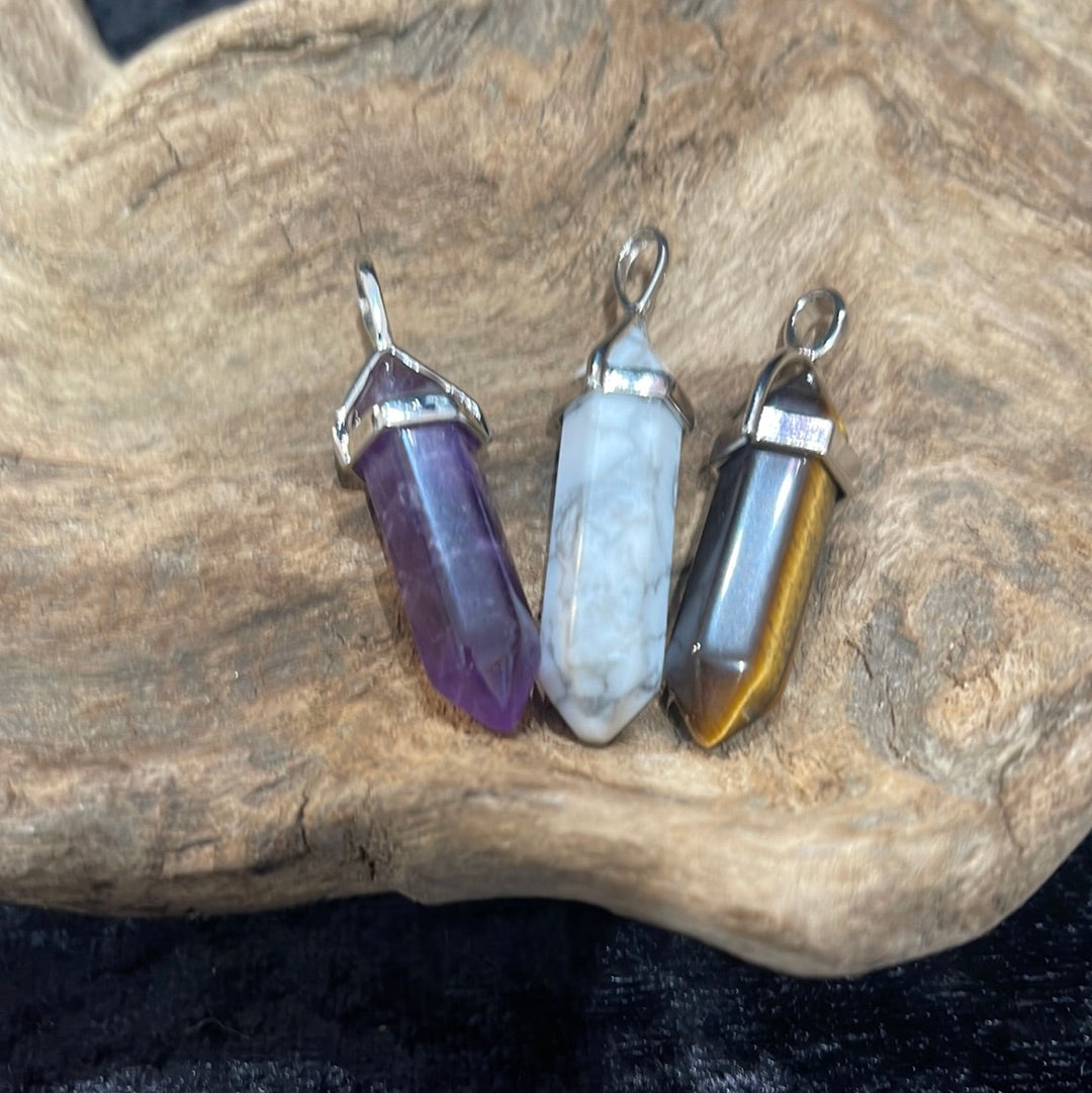 Classic setting crystal pendant