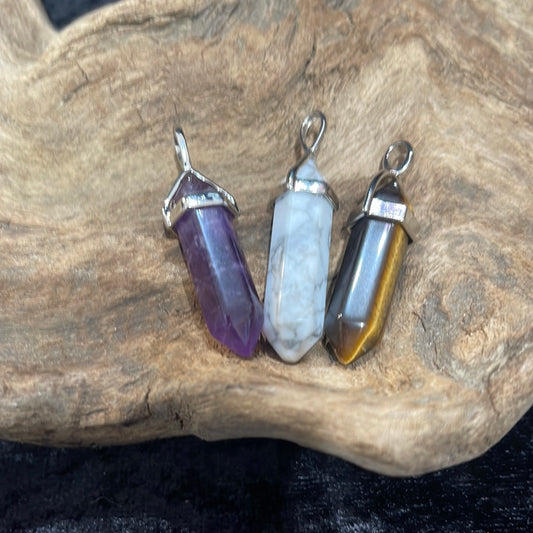 Classic setting crystal pendant