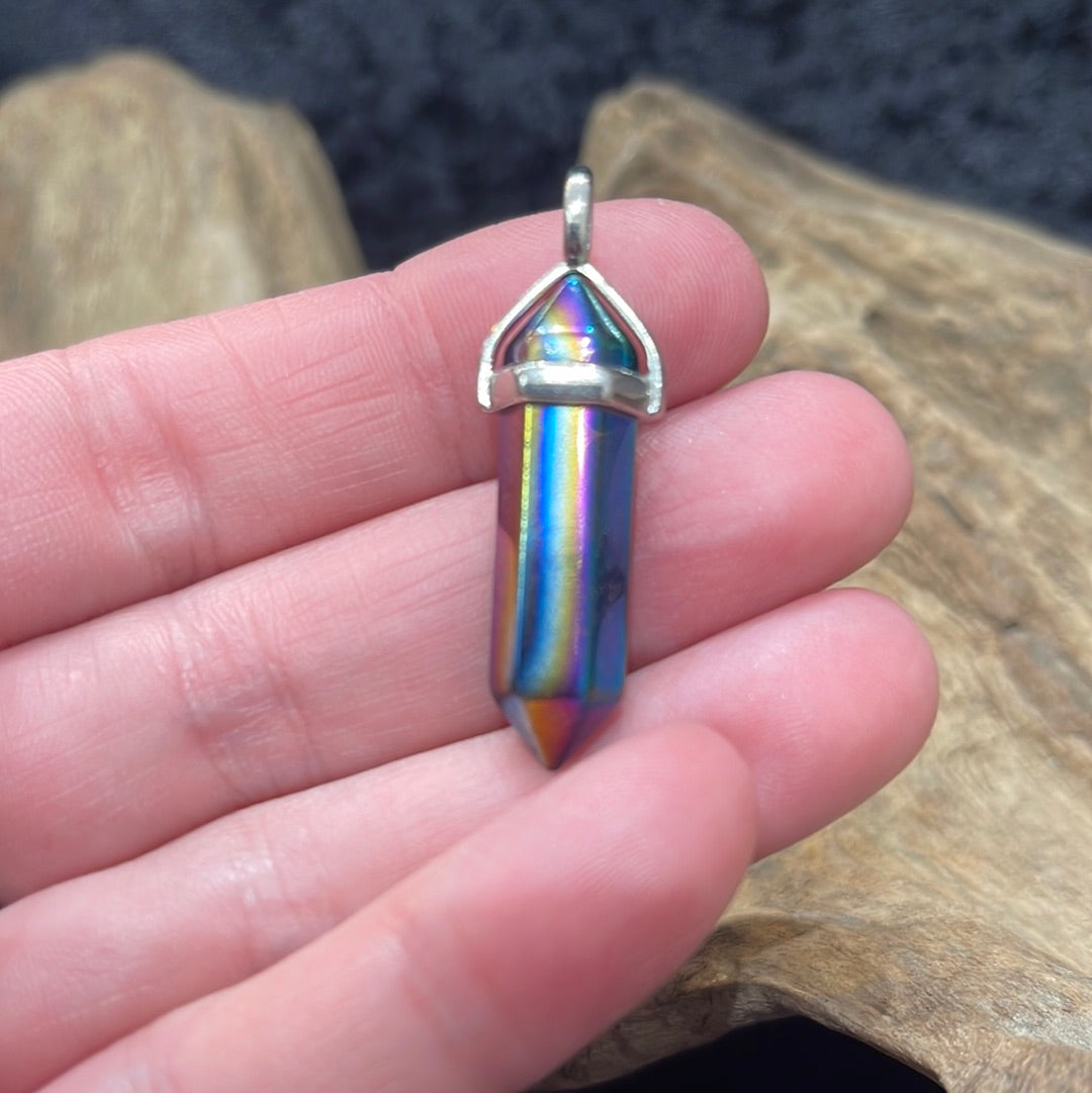 Classic setting crystal pendant