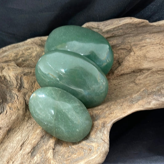 Aventurine palm stone