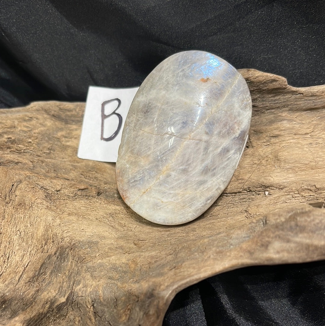 Belomorite moonstone (moonstone sunstone)
