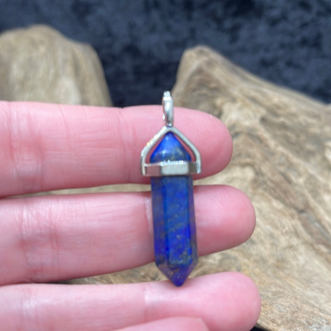 Classic setting crystal pendant