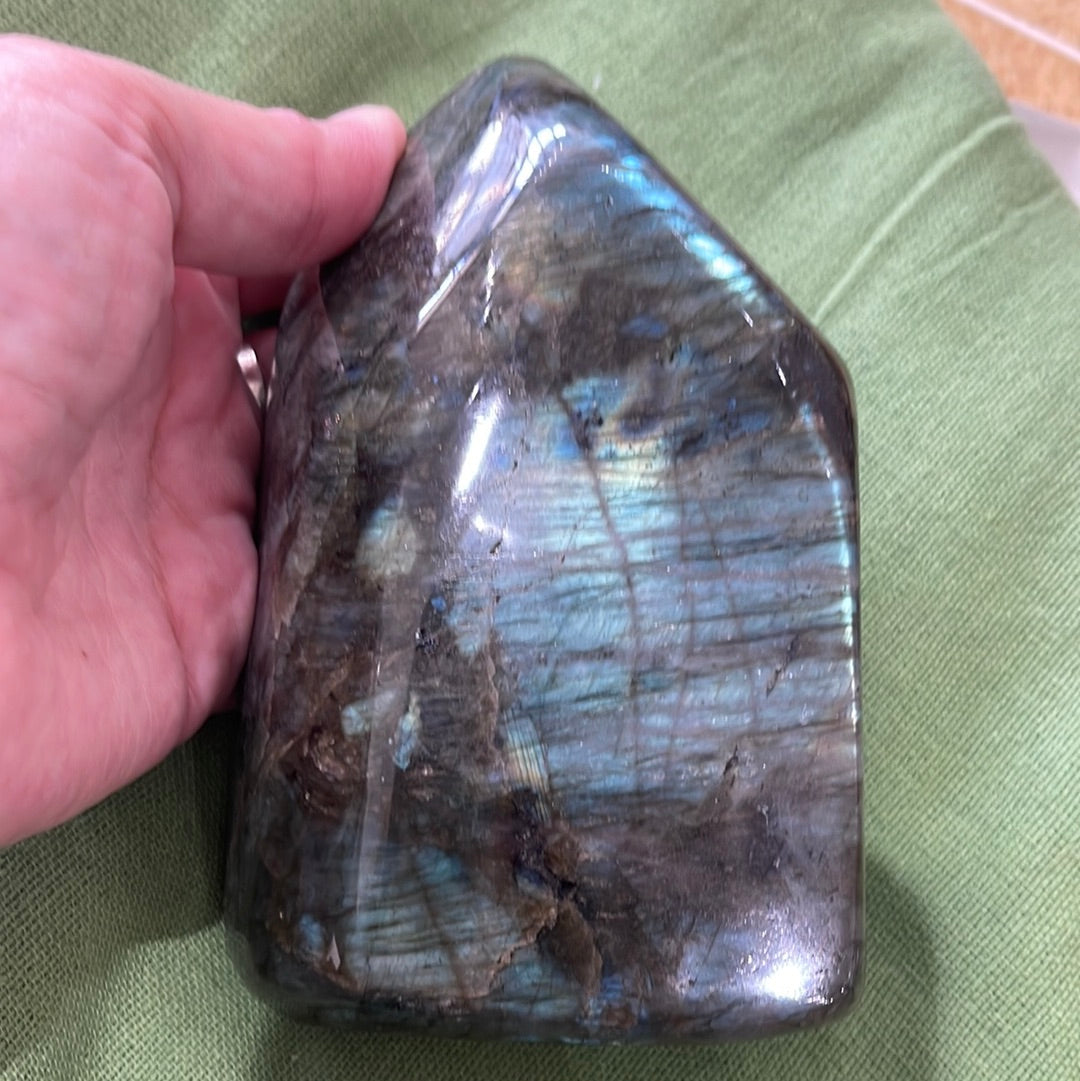 Labradorite polished free form