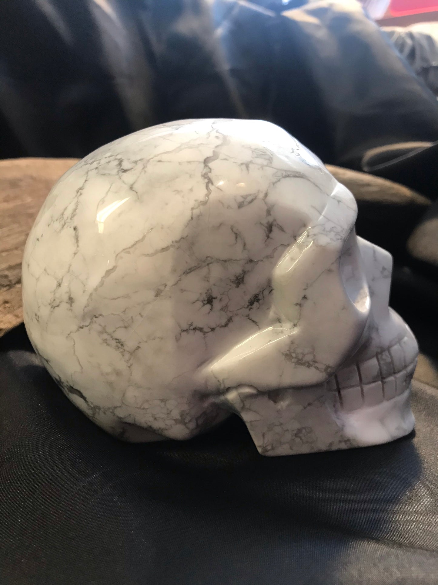Howlite skull