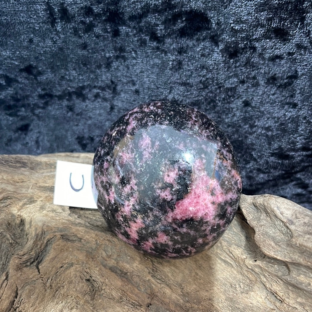 Rhodonite Palm stone