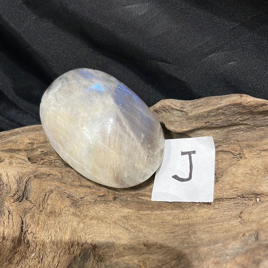 Belomorite moonstone (moonstone sunstone)