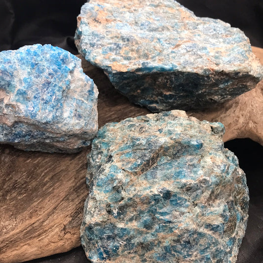 Blue Apatite - raw/rough