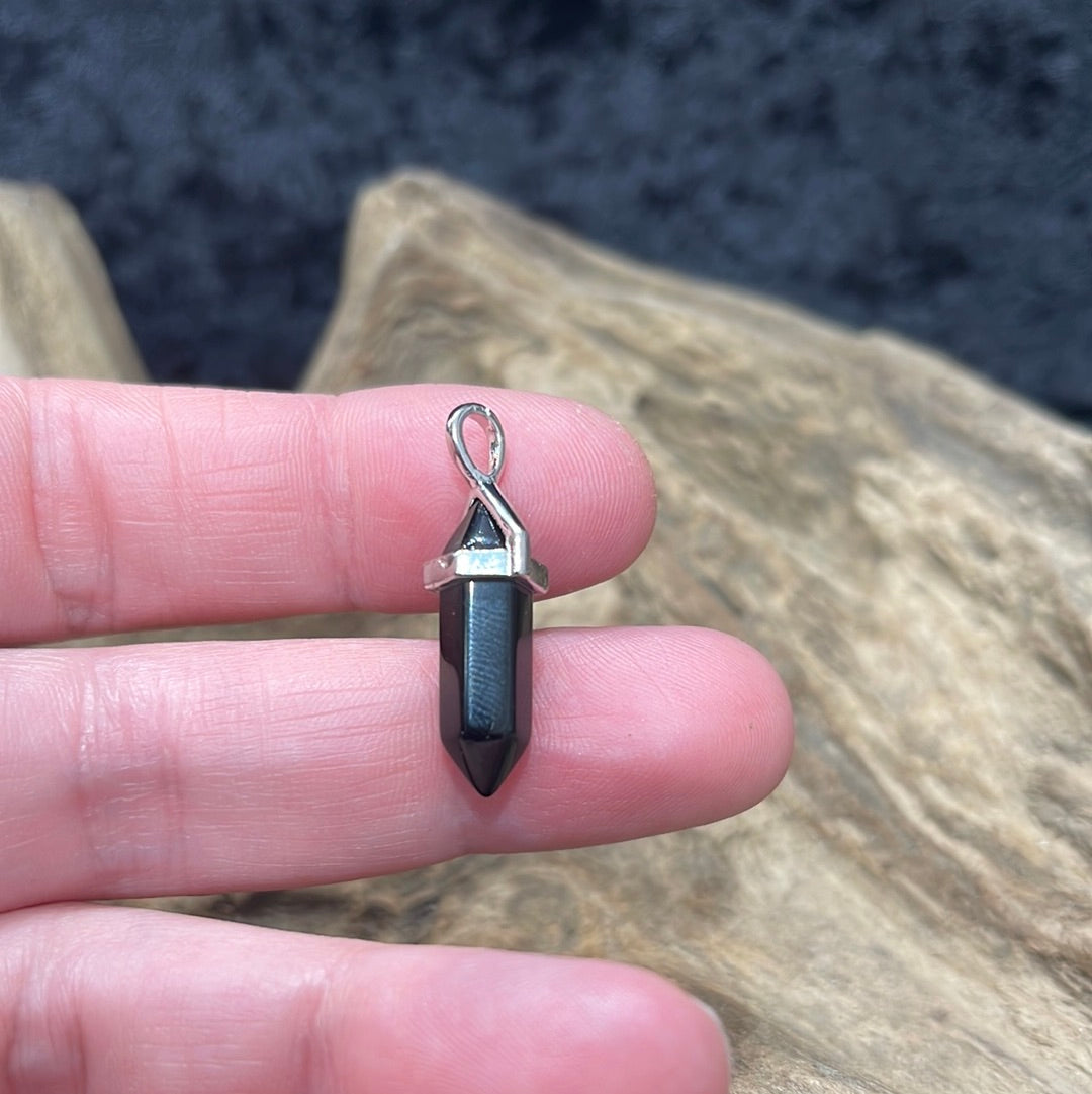 Classic setting crystal pendant