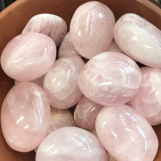 Rose quartz palm stone