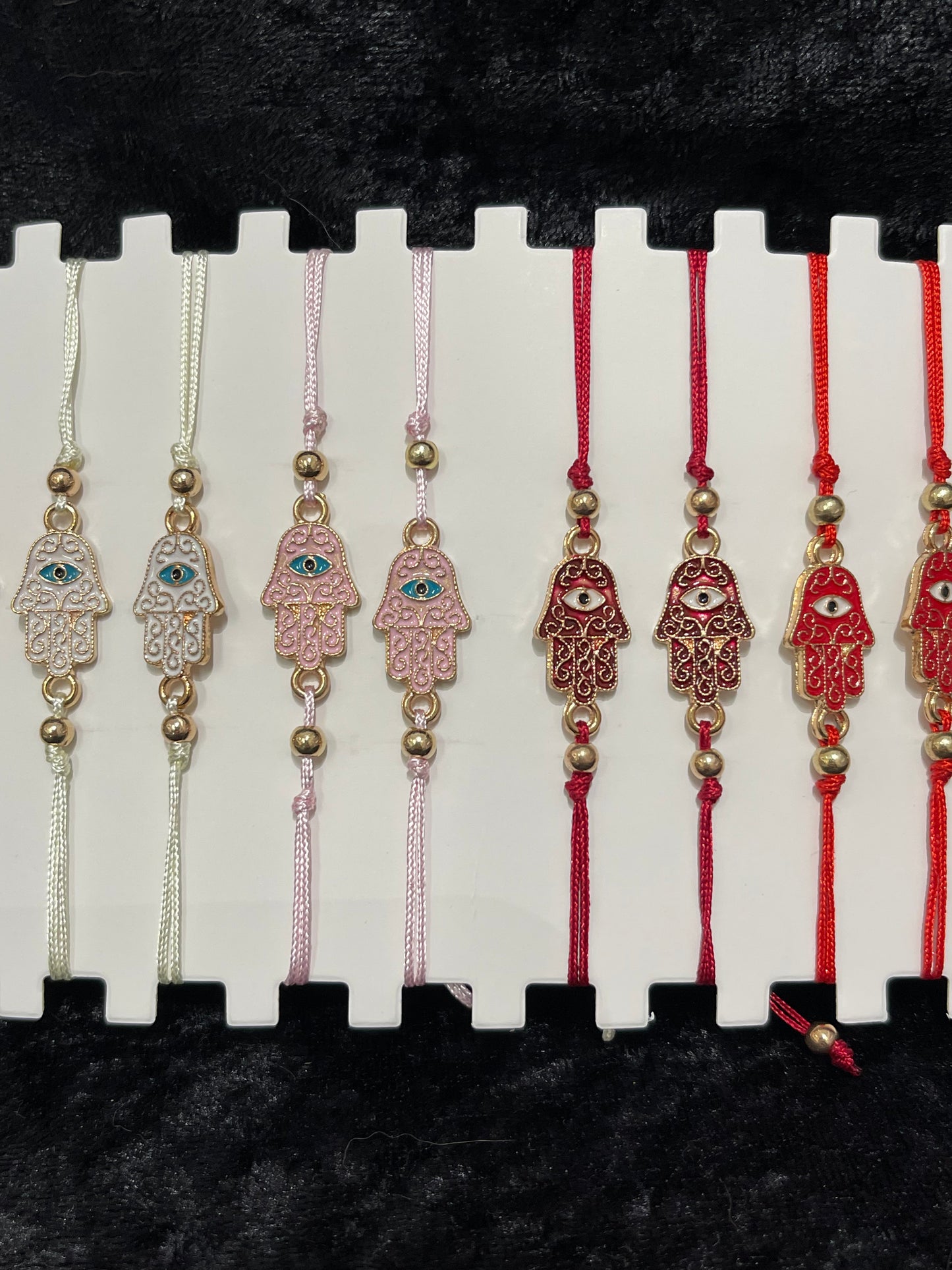 Adjustable string bracelet