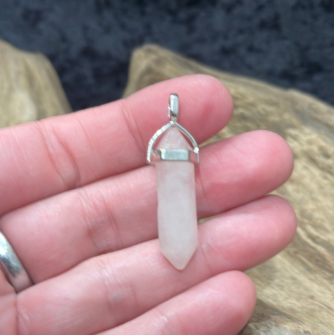 Classic setting crystal pendant