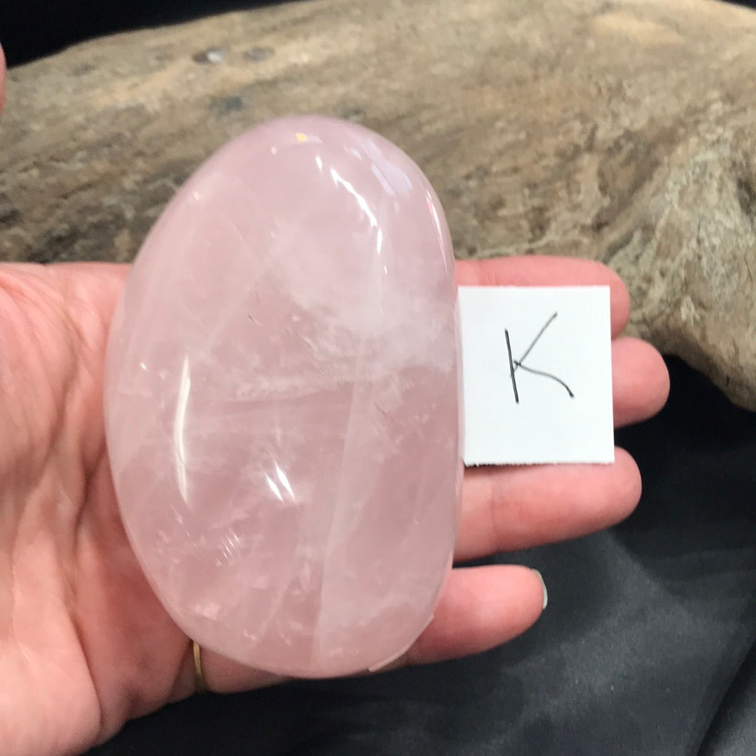 Rose quartz palm stone
