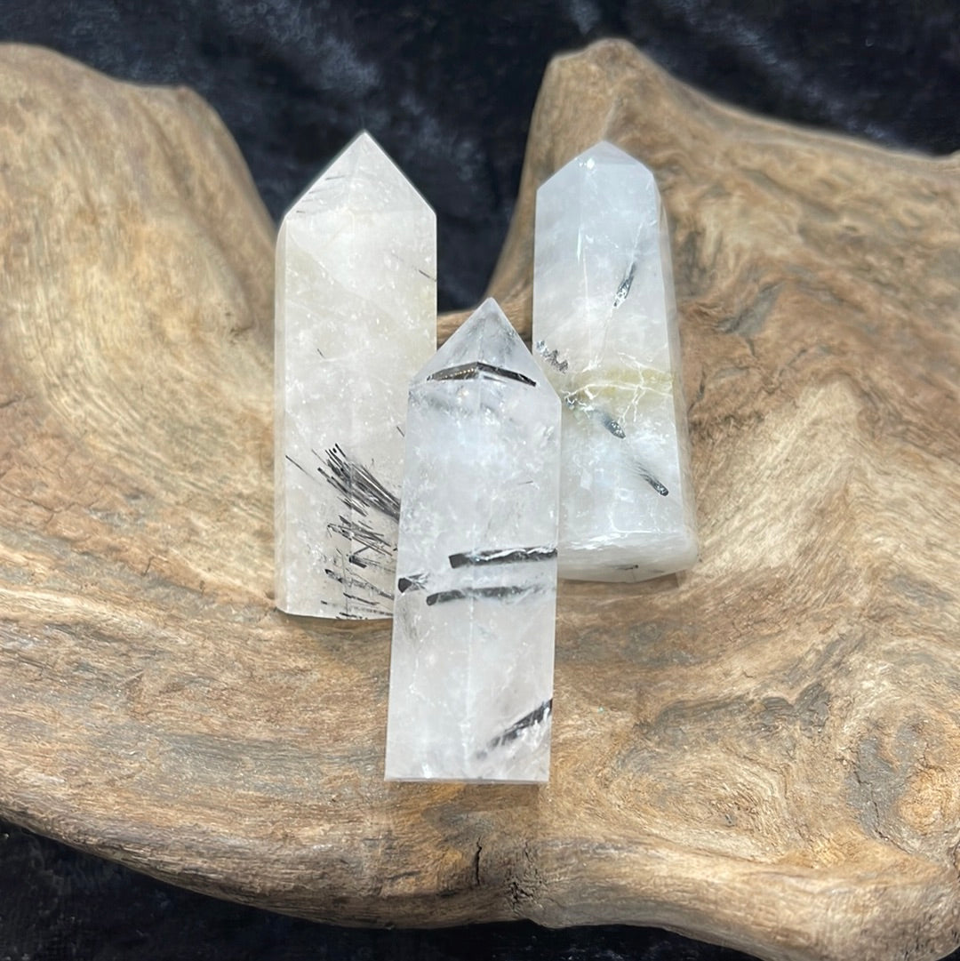 Tourmalinated quartz tower