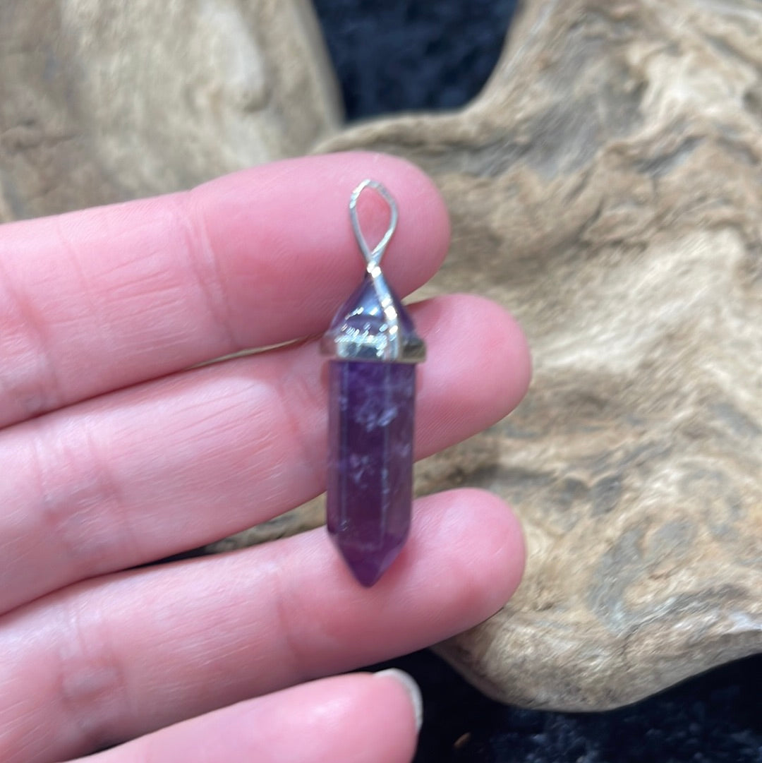 Classic setting crystal pendant