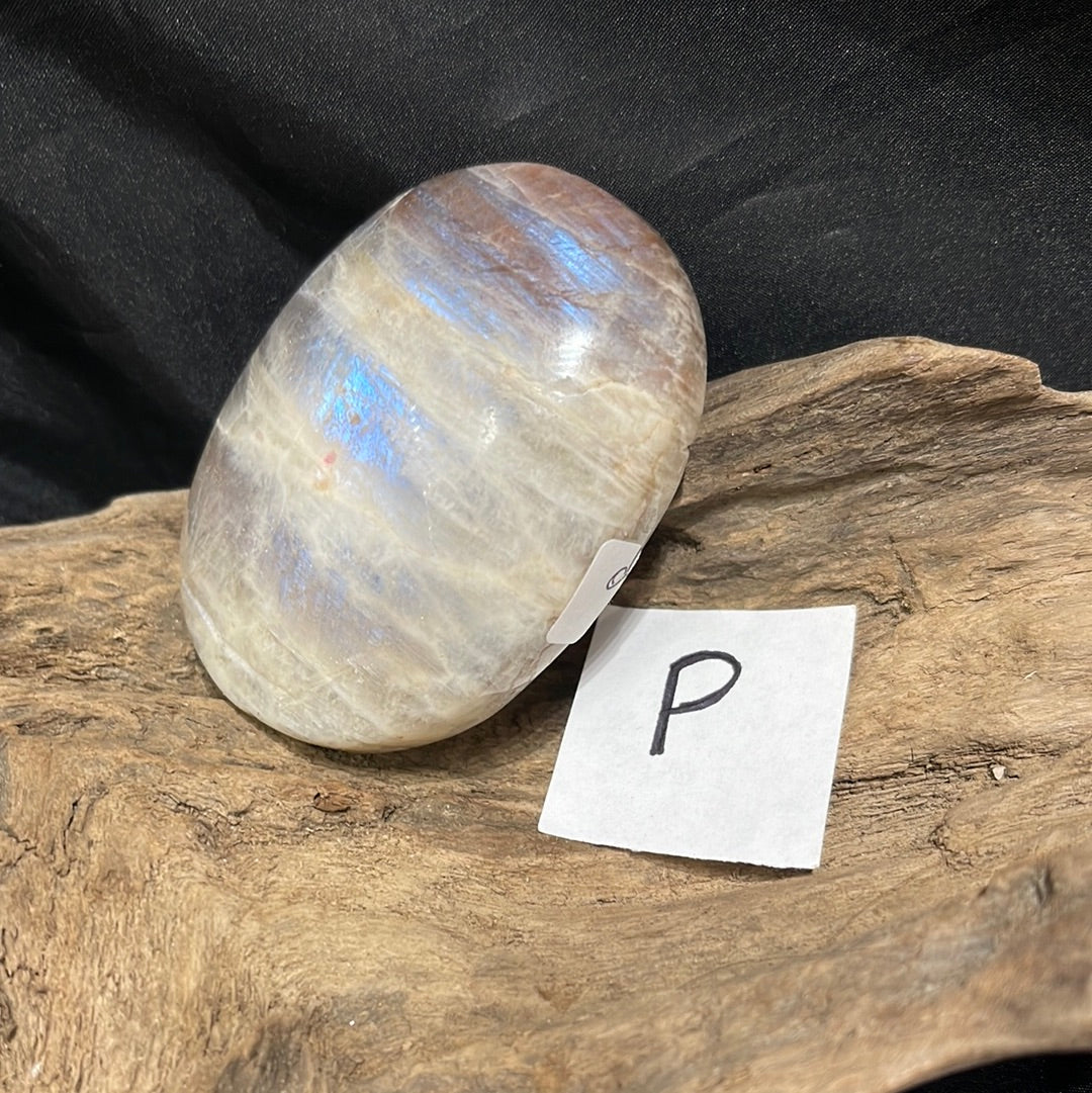Belomorite moonstone (moonstone sunstone)