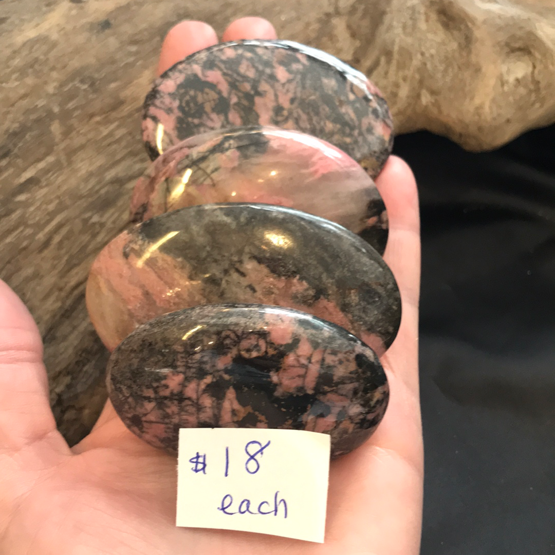 Rhodonite Palm stone