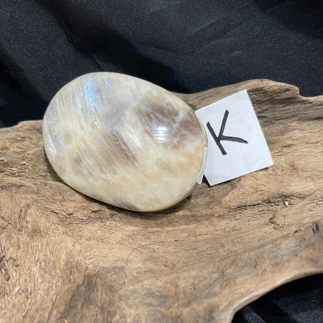Belomorite moonstone (moonstone sunstone)