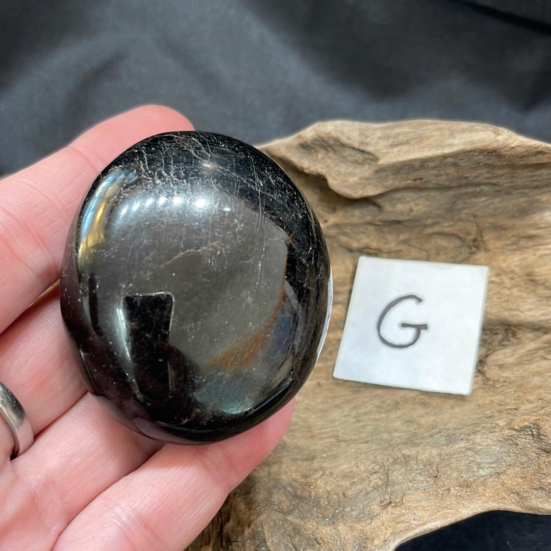Black tourmaline palm stones