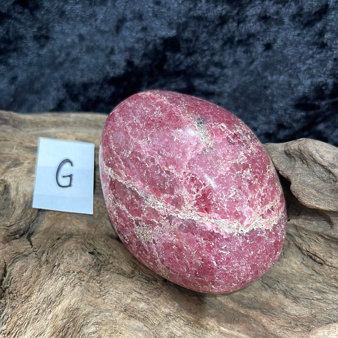 Rhodonite Palm stone