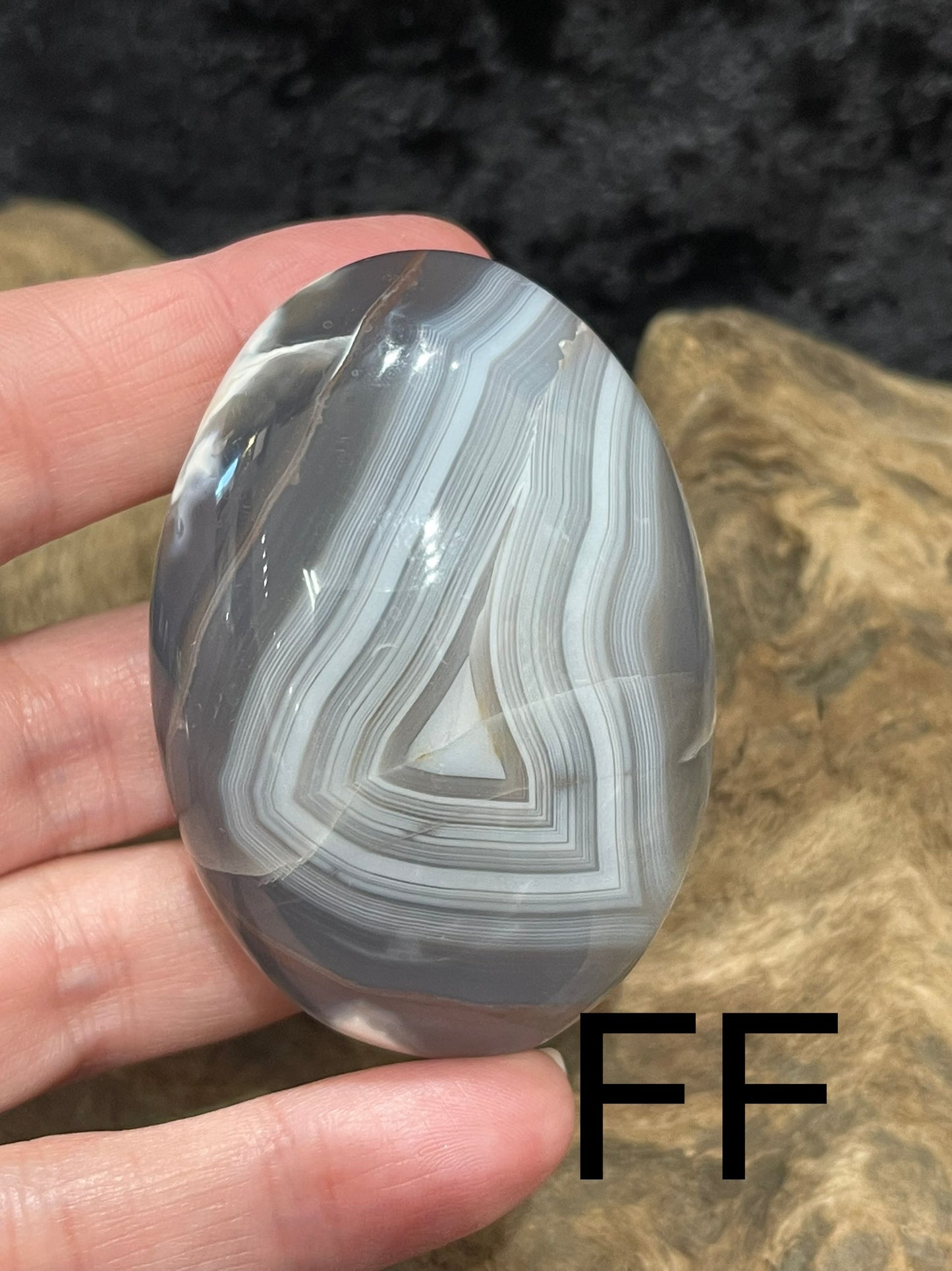 Banded agate palm stone