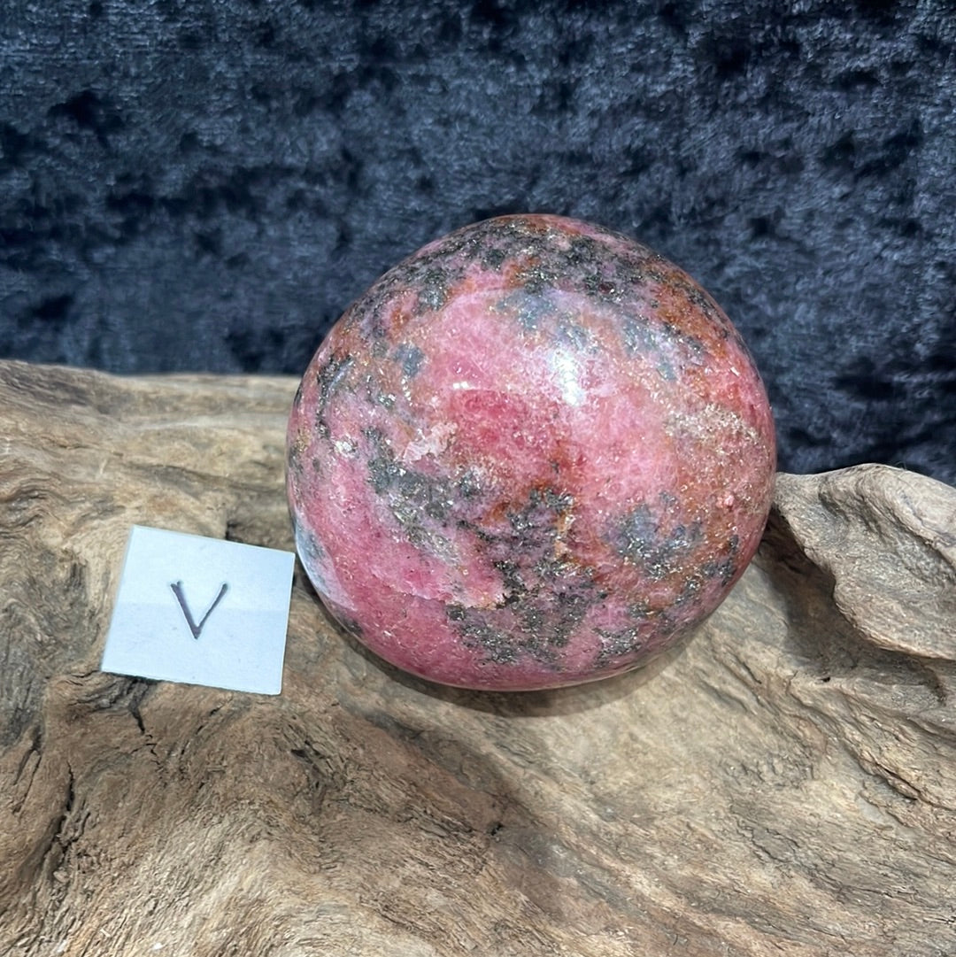 Rhodonite Palm stone