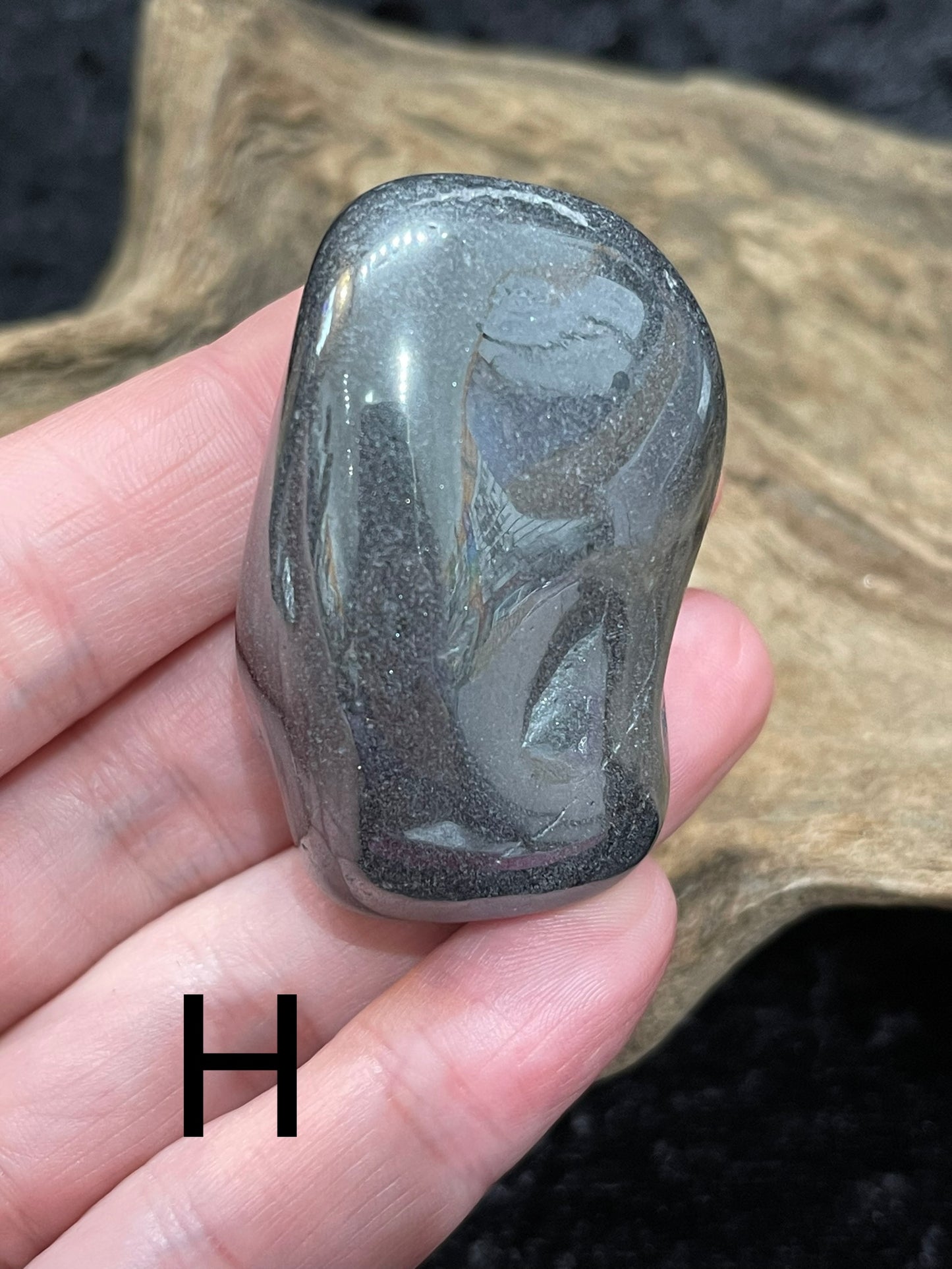 Hematite palm stone