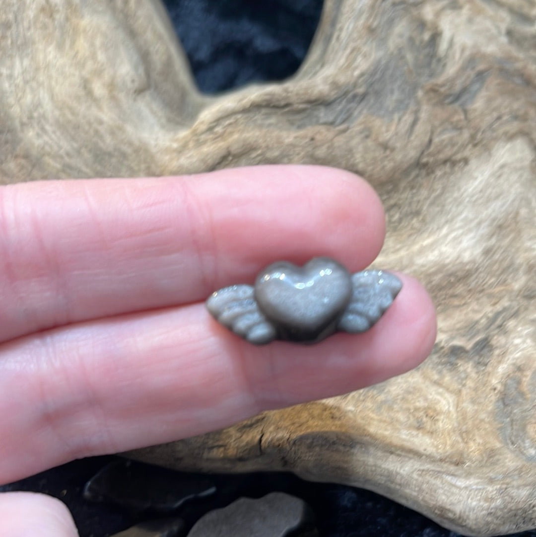 Mini obsidian hearts with wings