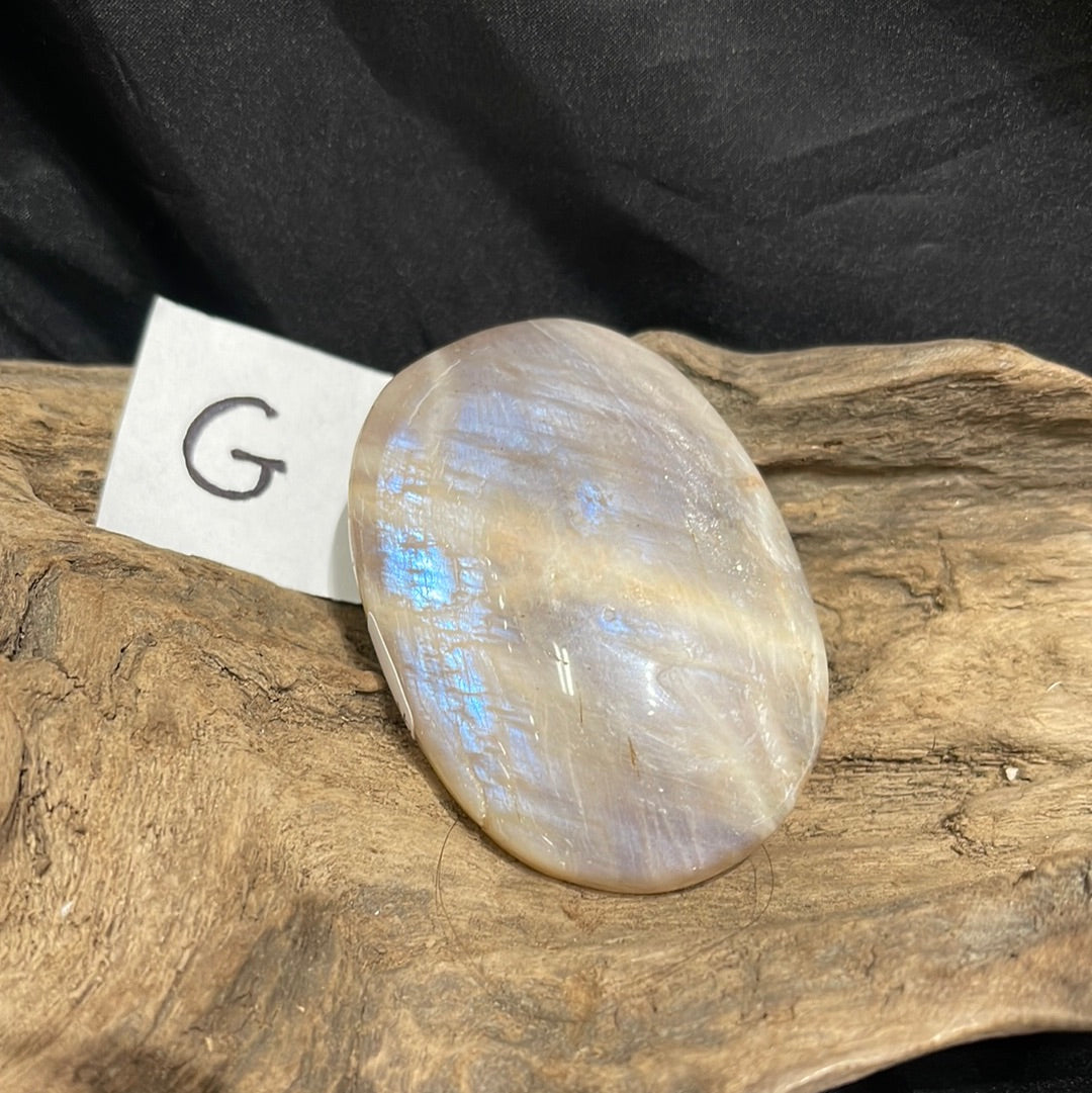 Belomorite moonstone (moonstone sunstone)