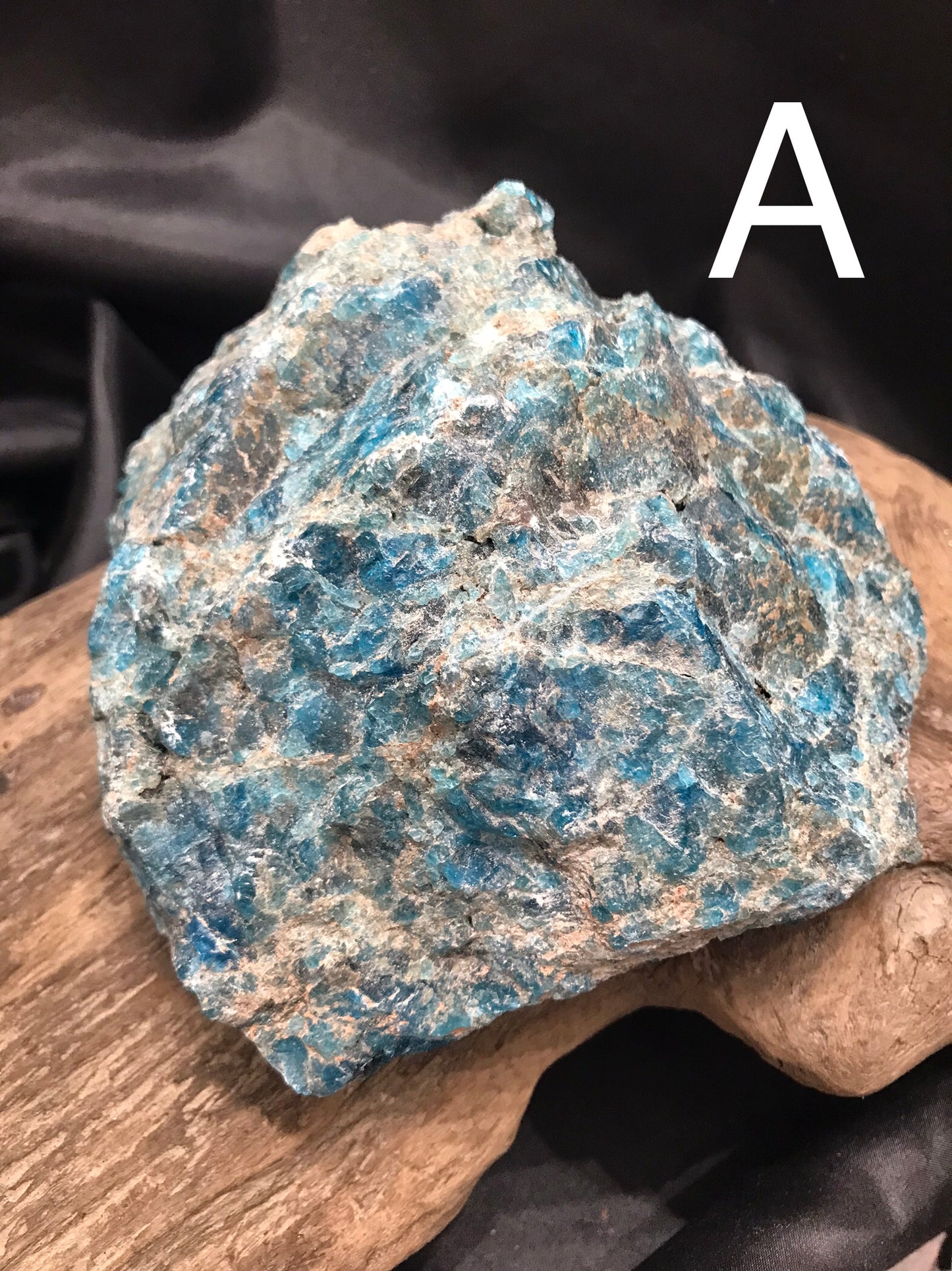 Blue Apatite - raw/rough