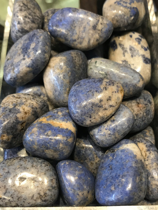 Tumbled Dumortierite