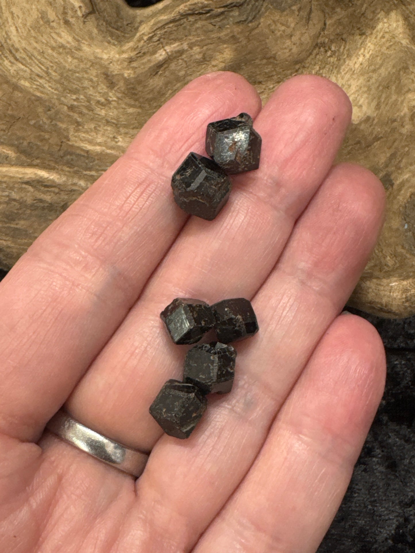 Black Garnet (Melanite) – Raw