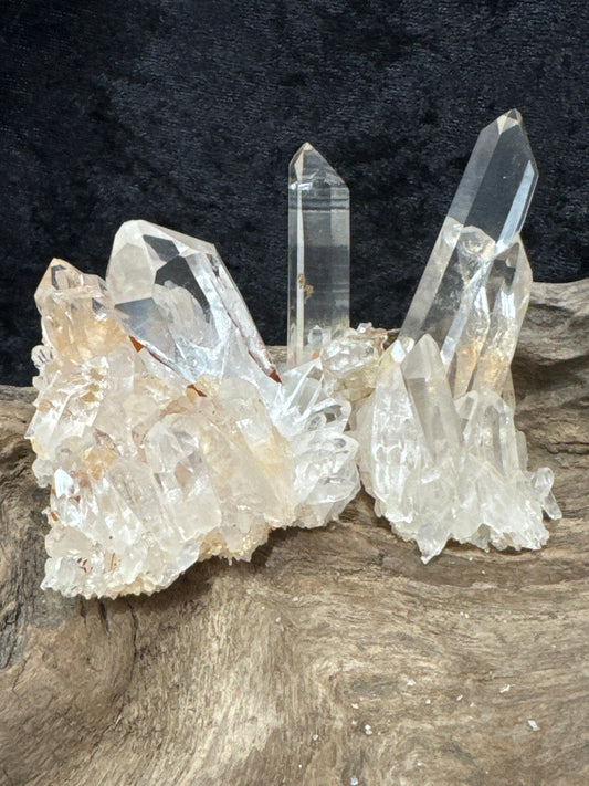 Small quartz clusters - Diamantina