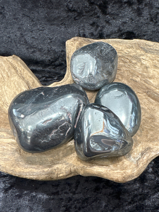 Hematite palm stone
