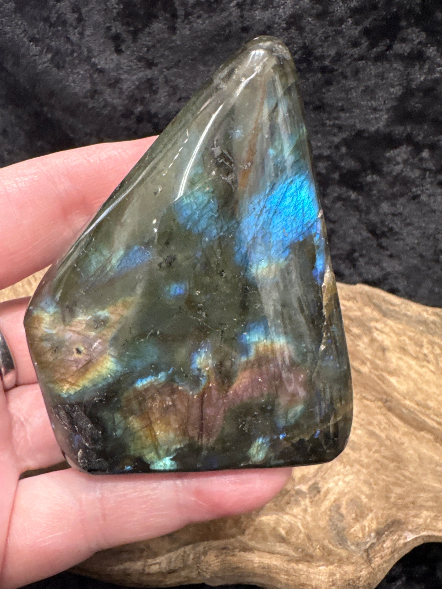 Labradorite polished free form