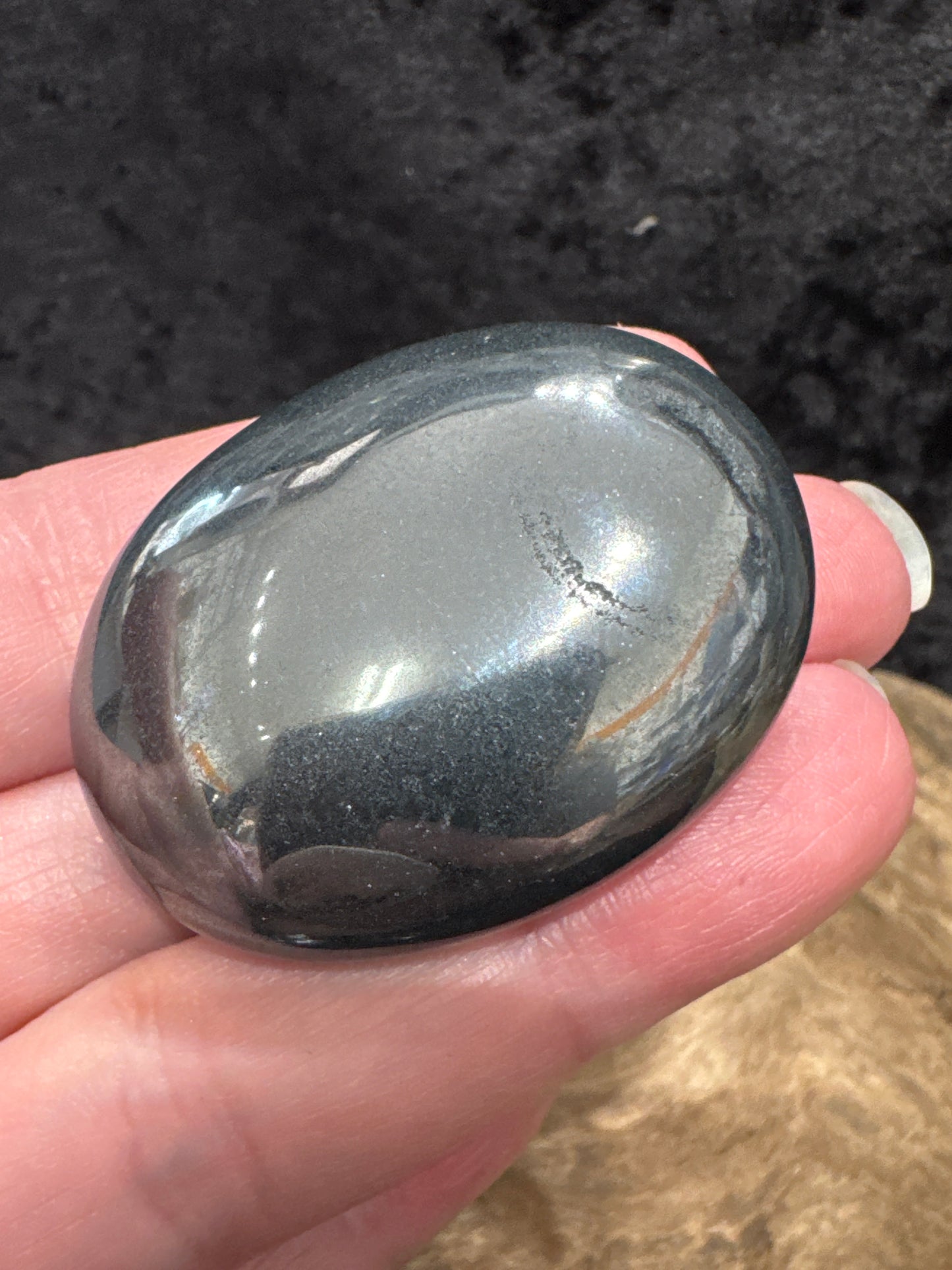 Hematite palm stone