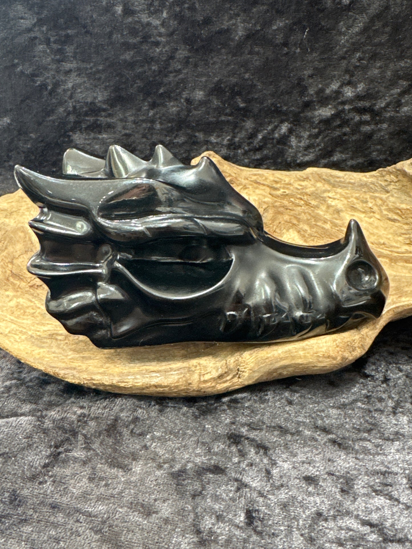 Obsidian Dragon Skull