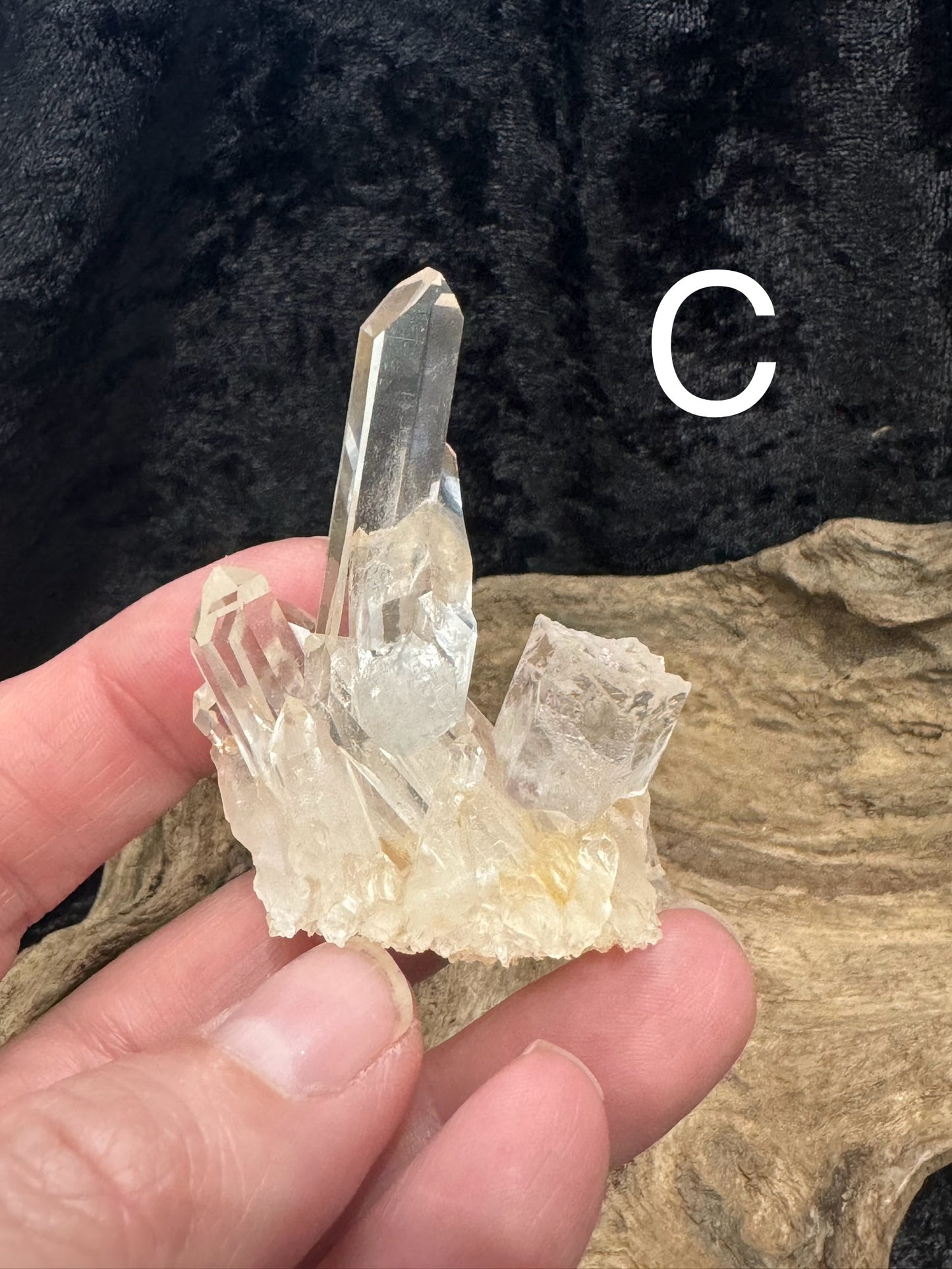 Small quartz clusters - Diamantina